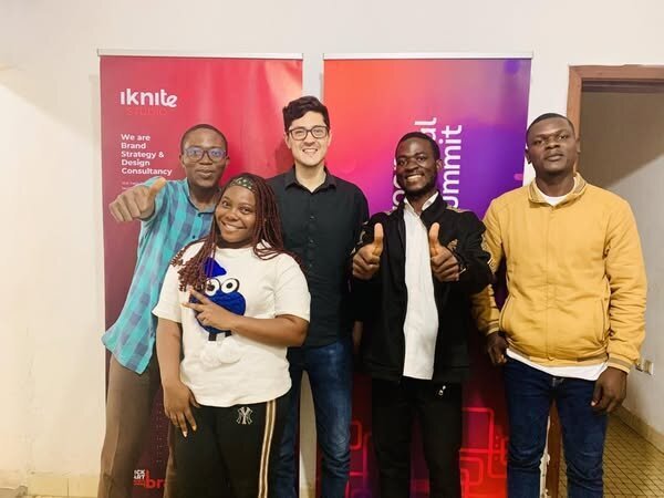 Group photo with the trainees